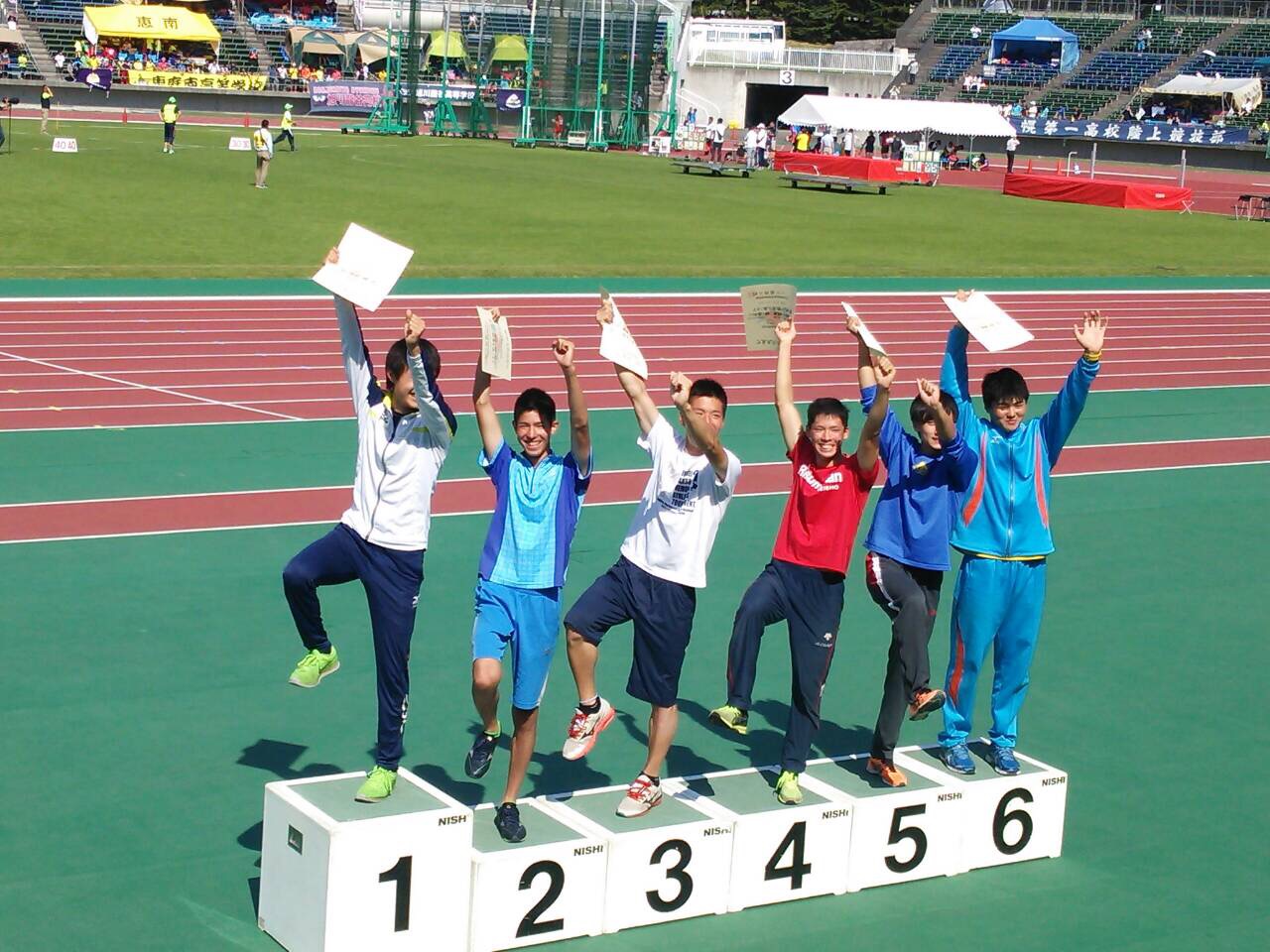 H27　棒高表彰.JPG